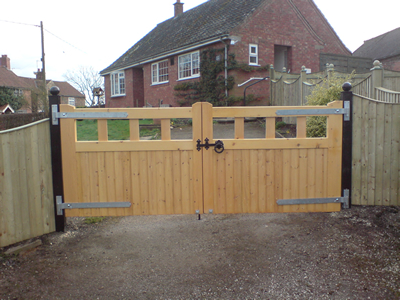 Driveway gates