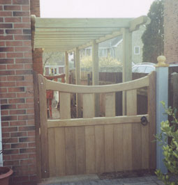 Swept Top Classic Gate (Iroko) image